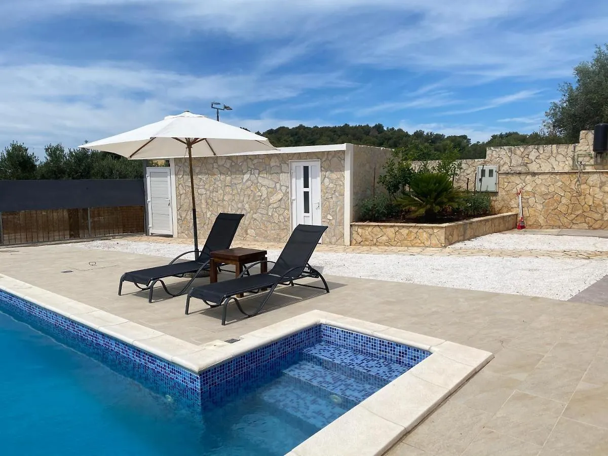 Holiday Home Cerim Trogir Kroatien