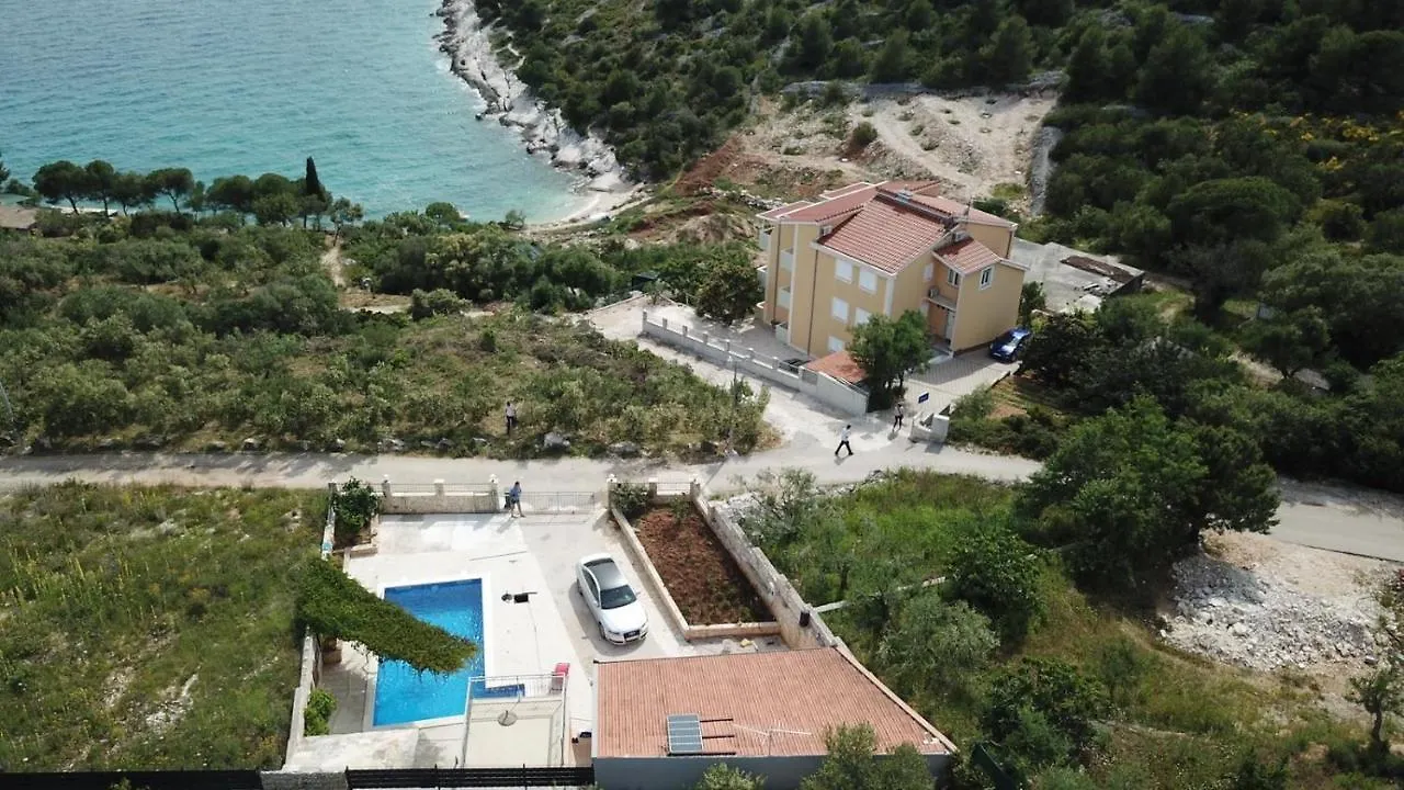 Holiday Home Cerim Trogir